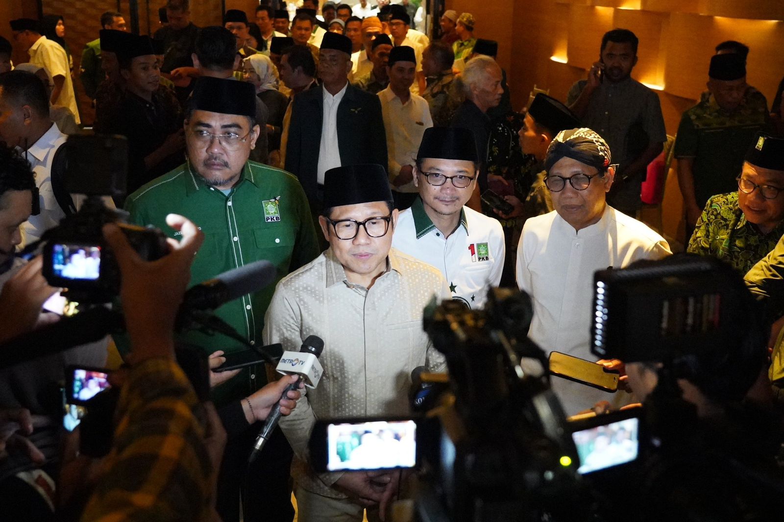 Muhaimin Iskandar Minta Masyarakat Laporkan Masalah Pendidikan, Tanggapi Kasus Siswa Dihukum Belajar di Lantai